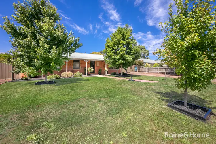 62 White Avenue, Romsey VIC 3434