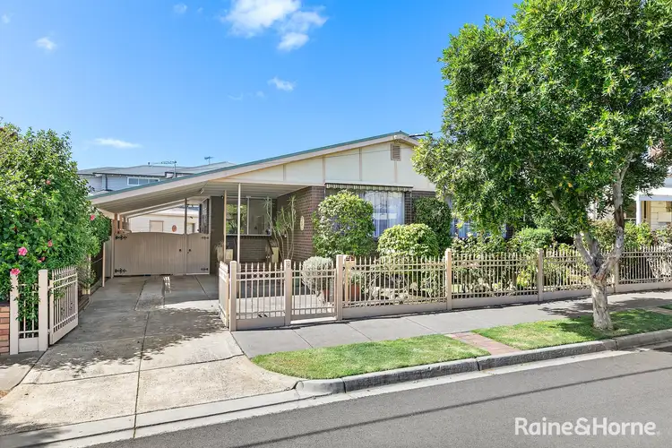 9 Bunbury Street, Newport VIC 3015