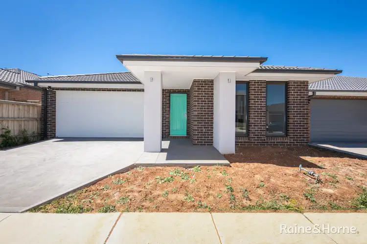 6 Lone Pine Way