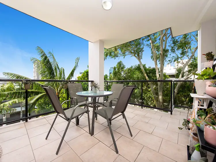 21/26 Holland Street, Toowong QLD 4066