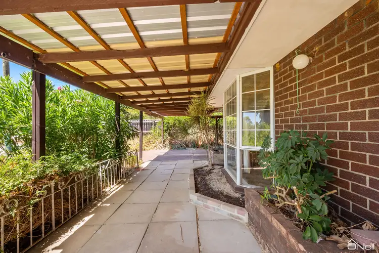 10 Kevin Road, Kelmscott WA 6111