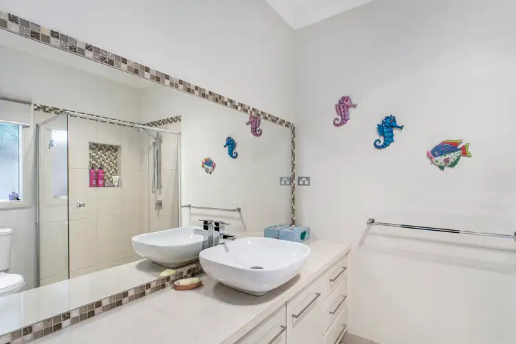 Fifth view of Homely townhouse listing, 2/4 Bayview Road, Frankston VIC 3199
