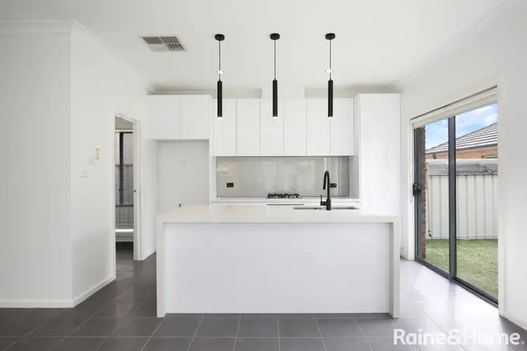 Fifth view of Homely house listing, 10 Ballybunion Avenue, Craigieburn VIC 3064