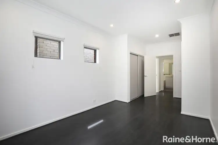 Sixth view of Homely house listing, 10 Ballybunion Avenue, Craigieburn VIC 3064