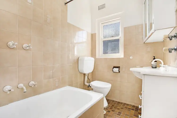 Fifth view of Homely apartment listing, 9/68-70 Hall Street, Bondi Beach NSW 2026