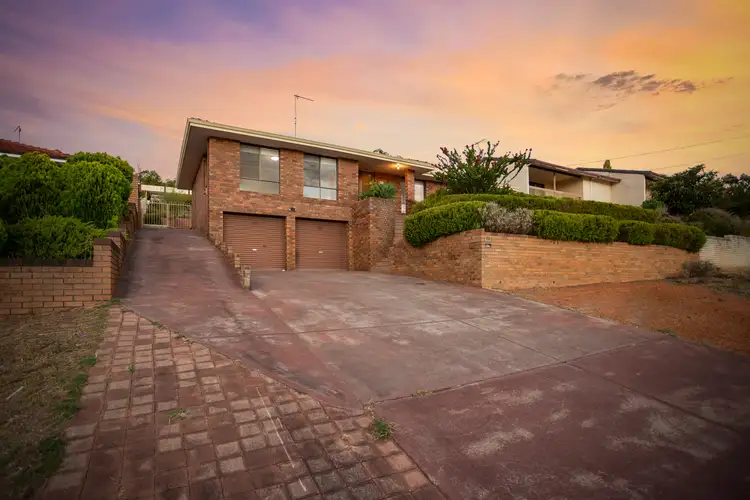 26 Ashley Drive, Kelmscott WA 6111