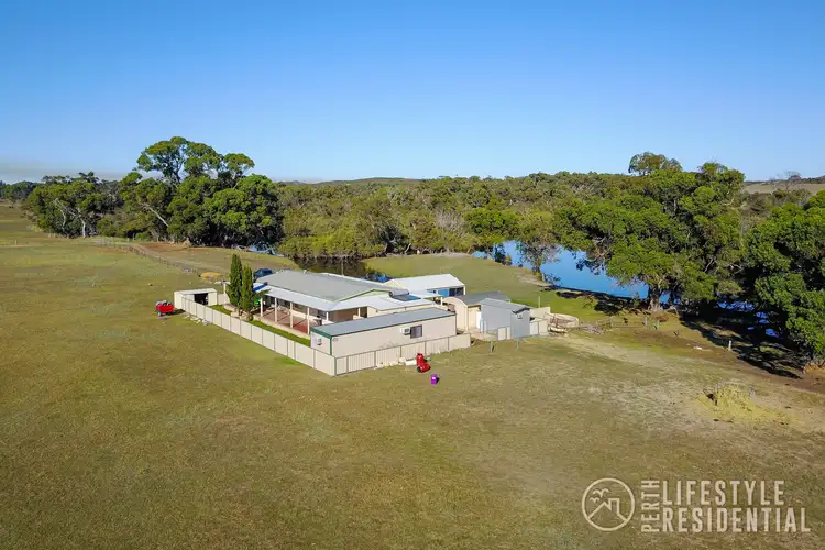 414 Caraban Road, Guilderton WA 6041