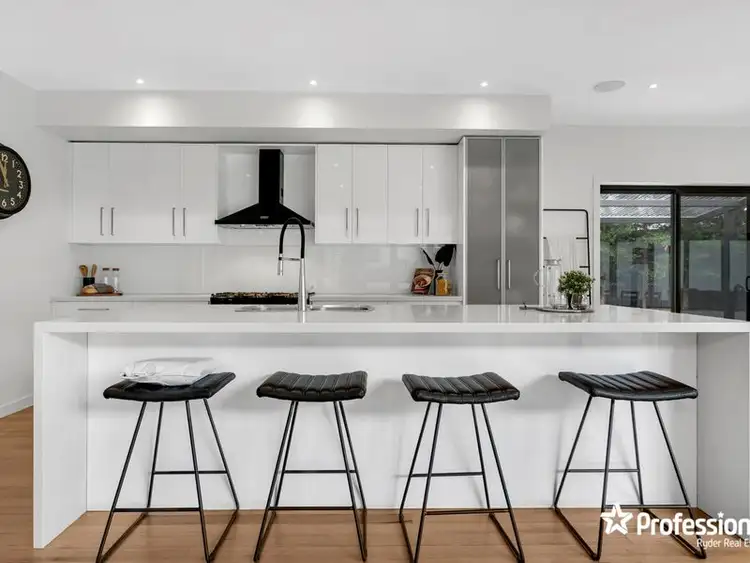 Fourth view of Homely house listing, 6 Sandlewood Place, Kurunjang VIC 3337