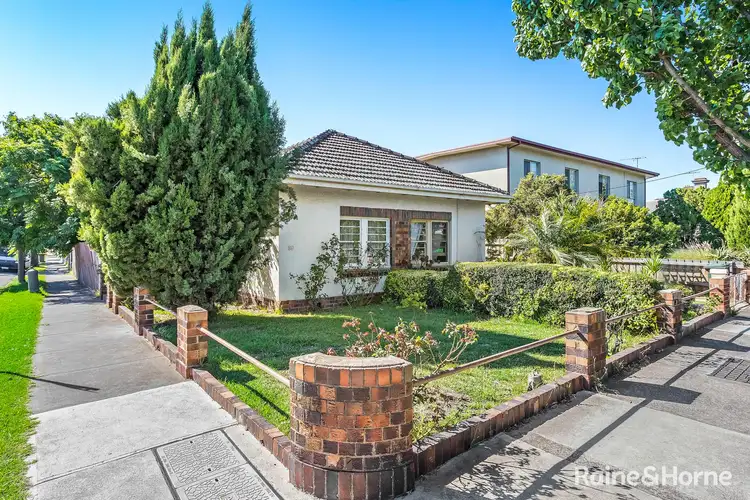 80 Hall Street, Newport VIC 3015