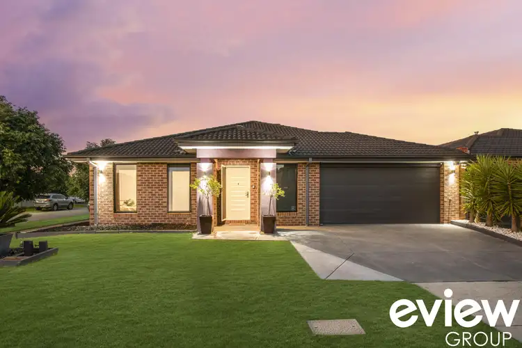 11 Creekview Avenue, Pakenham VIC 3810
