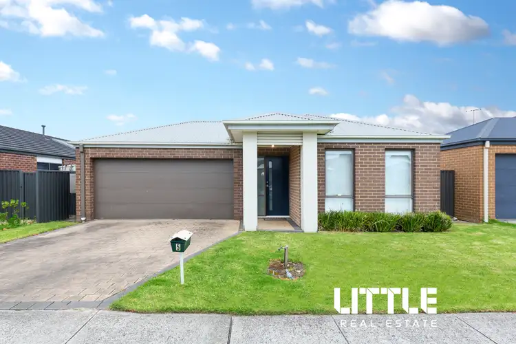 5 Orchard Valley Avenue, Pakenham VIC 3810