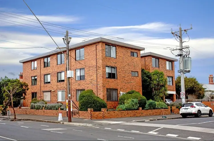 2/96 Glenlyon Road, Brunswick VIC 3056