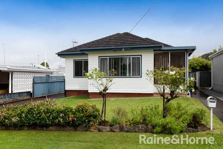 5 Maurie Avenue, Warners Bay NSW 2282