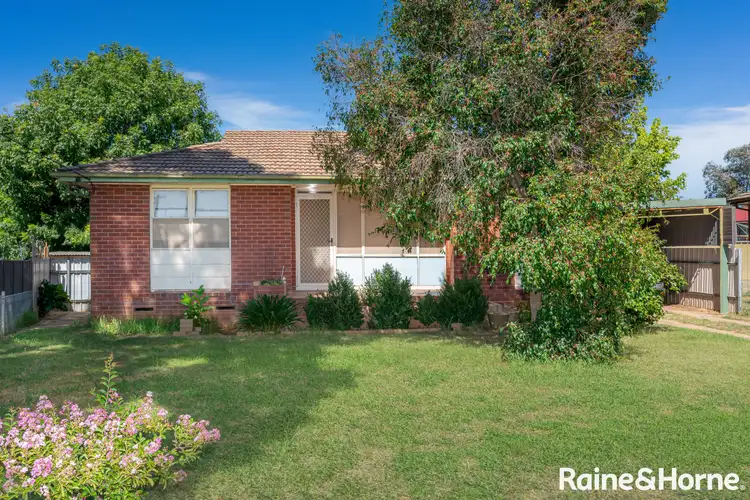 31 Chifley Crescent, Kooringal NSW 2650