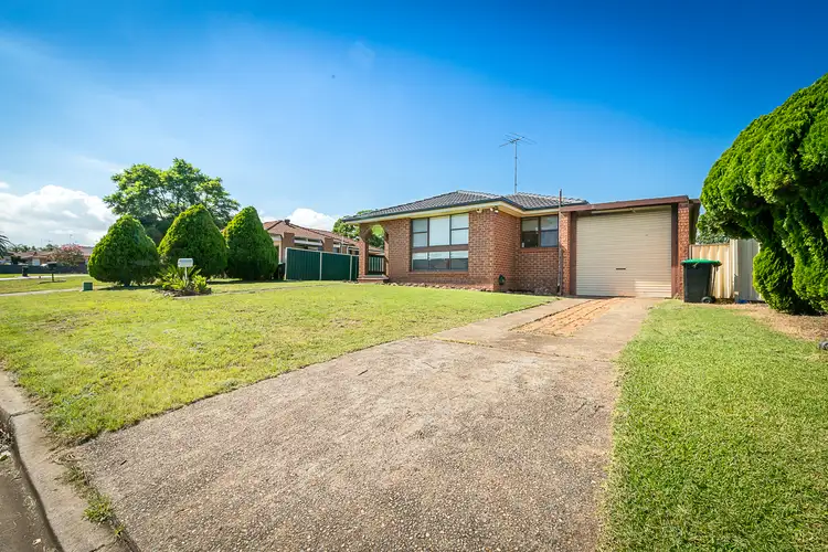 82 Melville Road, St Clair NSW 2759