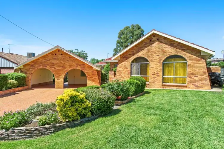 51 Holland Street, Tamworth NSW 2340