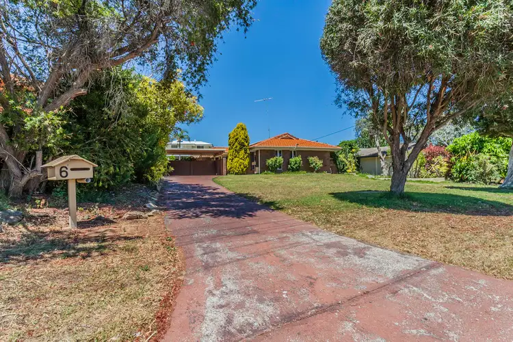 6 Strathaven Crescent