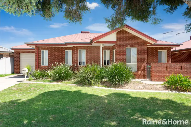 2/7 Rosella Place, Mount Austin NSW 2650