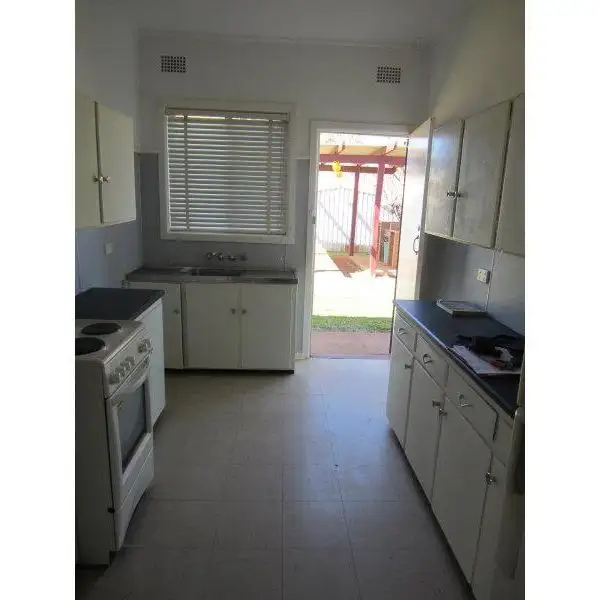 Fifth view of Homely unit listing, 2/29 Elizabeth Crescent, Cobar NSW 2835