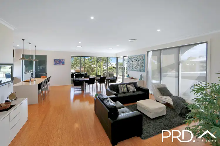 40 Sienna Boulevard, Ashfield QLD 4670