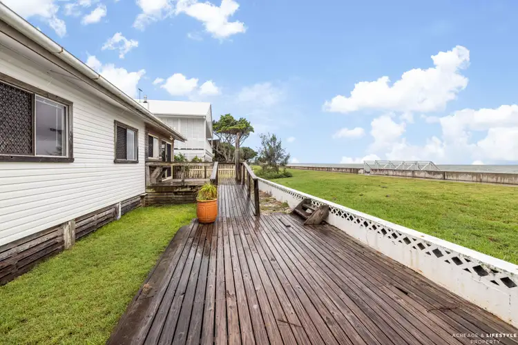99 Biggs Avenue, Beachmere QLD 4510