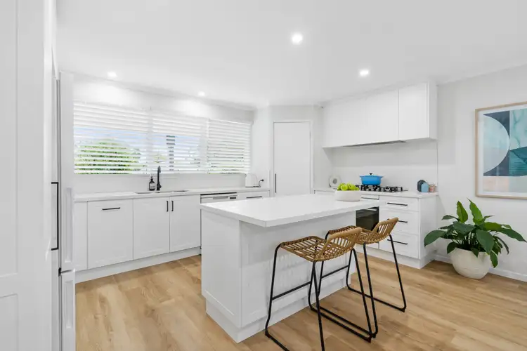 Third view of Homely house listing, 5 Mount View Court, Frankston VIC 3199