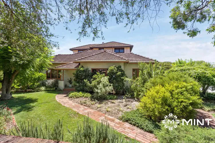 29 Davidson Road, Attadale WA 6156
