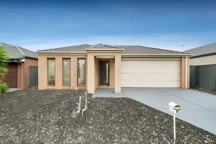 6 Woburn Crescent, Manor Lakes VIC 3024