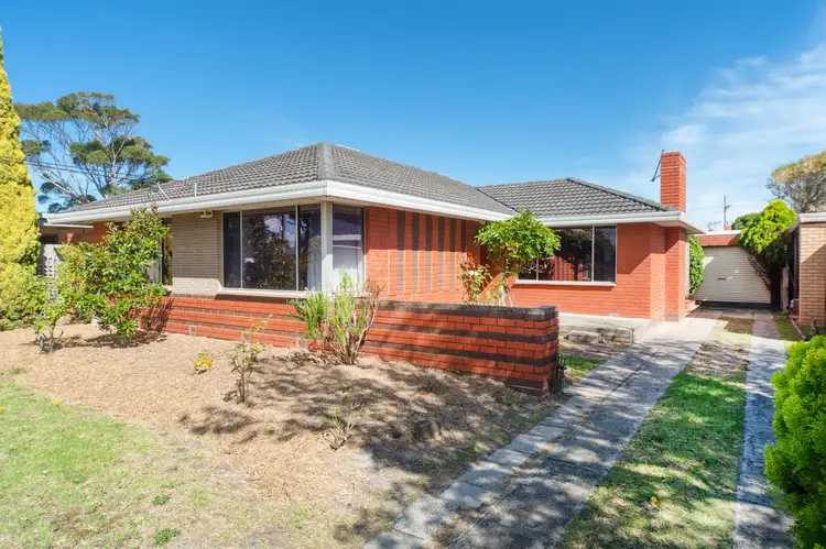 9 Torquay Avenue, Seaford VIC 3198