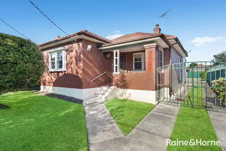 13 Hobbs Street, Kingsgrove NSW 2208