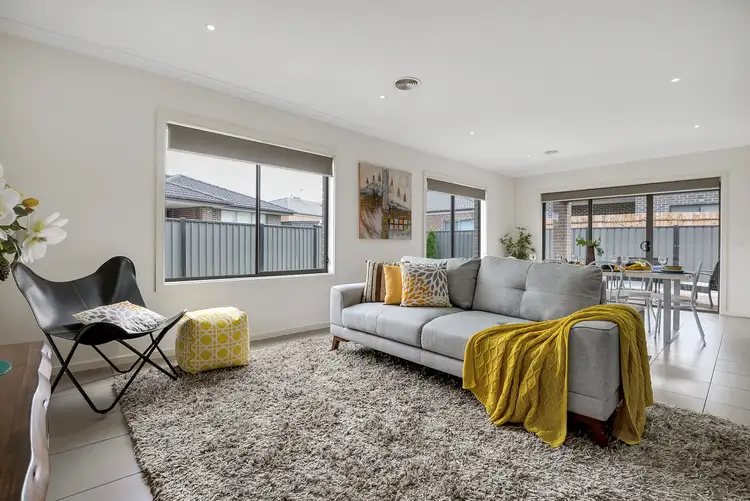 Fifth view of Homely house listing, 16 Periwinkle Circuit, Craigieburn VIC 3064