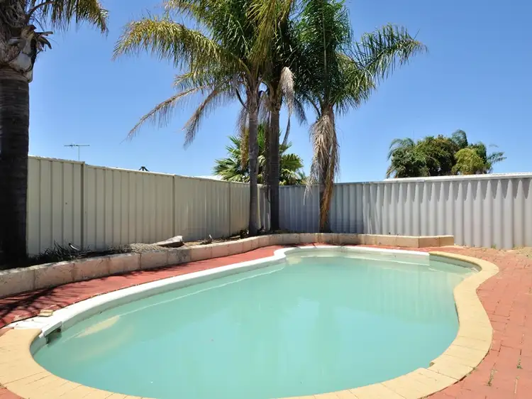 5 Tana Court, Waikiki WA 6169