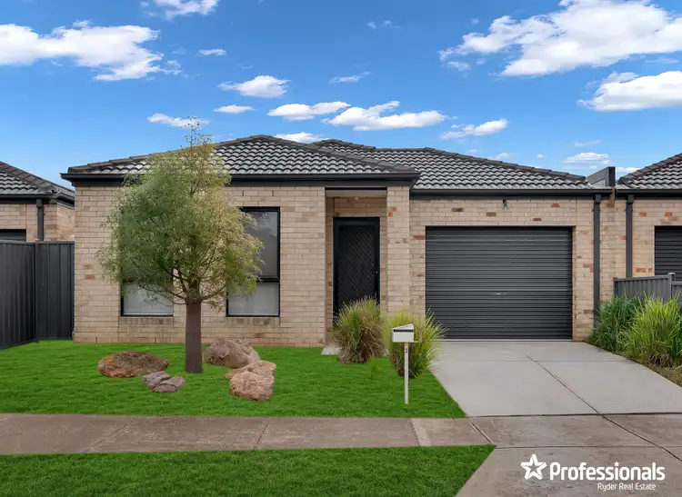 3/21-29 Lakewood Boulevard, Melton VIC 3337
