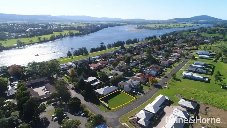 9 Hawthorn Avenue, Nowra NSW 2541