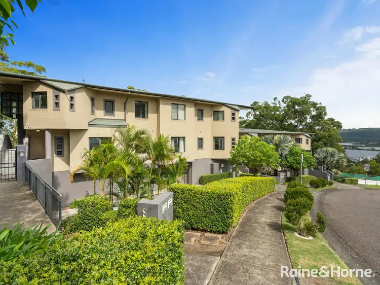 6/84 John Whiteway Drive, Gosford NSW 2250