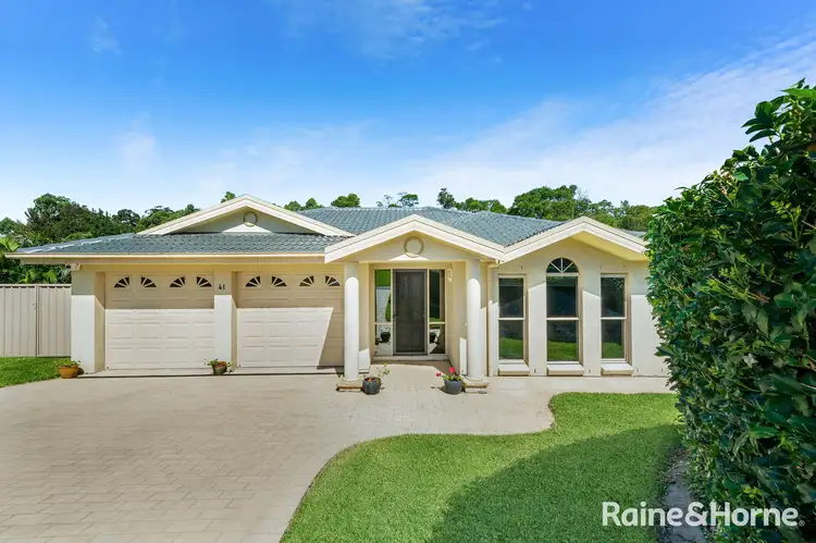41 Emerald Drive, Meroo Meadow NSW 2540