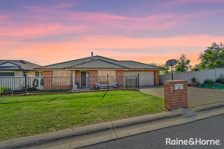 2 Gregory Close, Tamworth NSW 2340