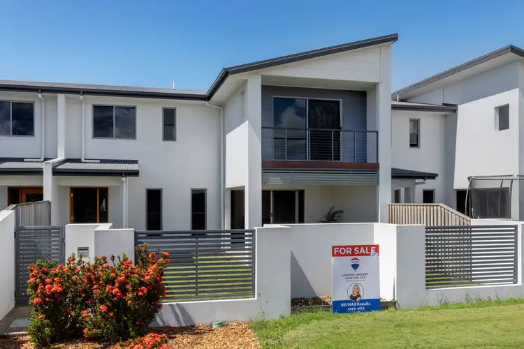 33 Lancaster Way, Ooralea QLD 4740