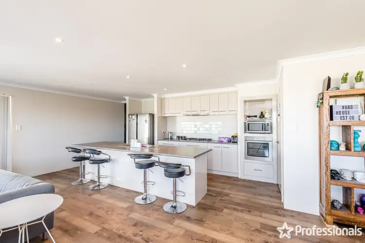 Fourth view of Homely house listing, 32 Beachcomber Hill, Glenfield WA 6532