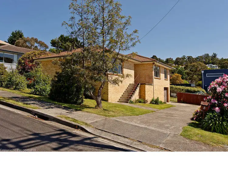 8 Wombara Avenue