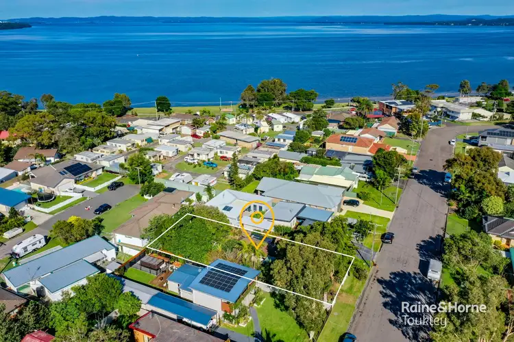 25 Kantara Road, Canton Beach NSW 2263