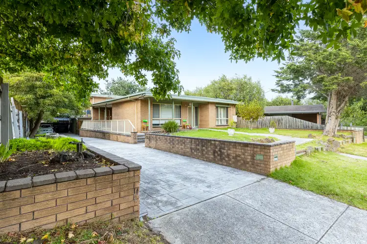 1 Maysbury Avenue, Rosebud VIC 3939