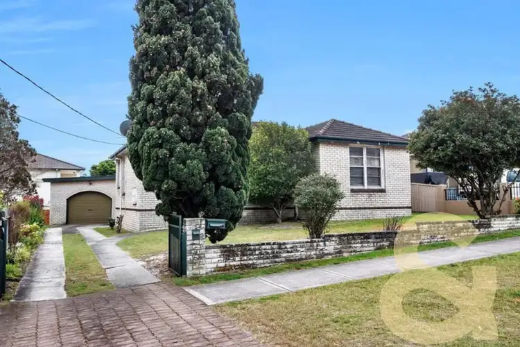 8 Hunter Avenue