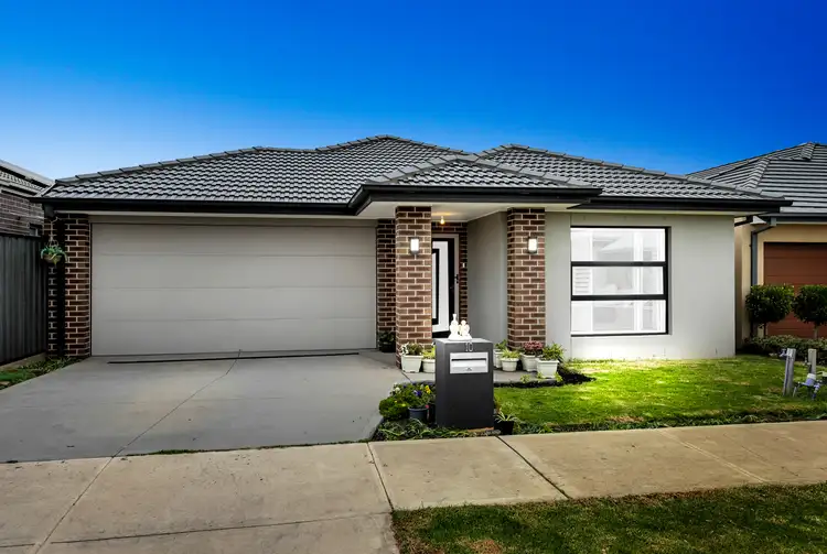 Second view of Homely house listing, 10 Landor Way, Craigieburn VIC 3064