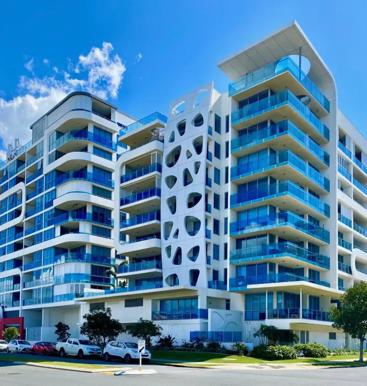 20 Labrador St