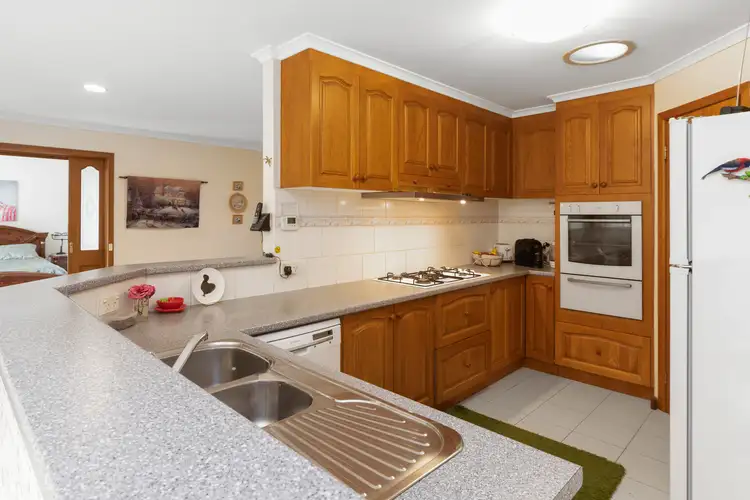 Sixth view of Homely house listing, 10 Aquarius Drive, Frankston VIC 3199