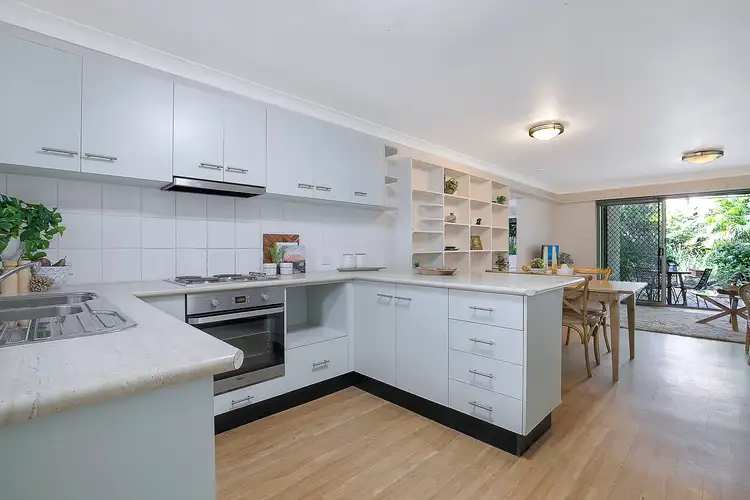 Fifth view of Homely unit listing, 2/26 Crump Street, Holland Park West QLD 4121