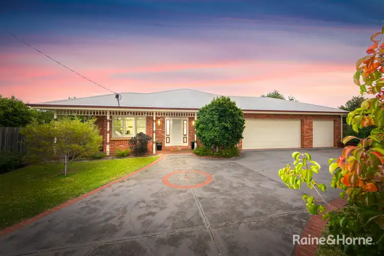 33 Stewarts Lane, Sunbury VIC 3429