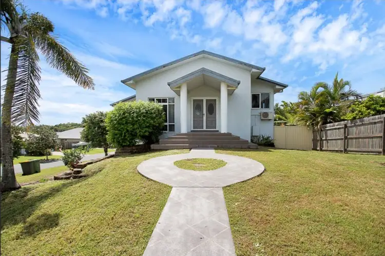 18 Woodlands Drive, Eimeo QLD 4740