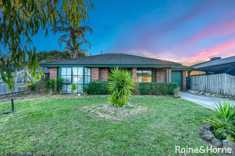 17 Scarborough Avenue, Cranbourne West VIC 3977